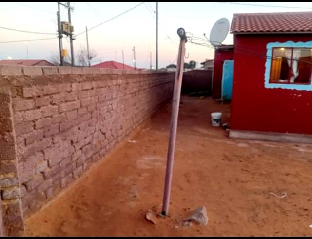 2 BEDROOM HOUSE FOR SALE IN MOHLAKENG